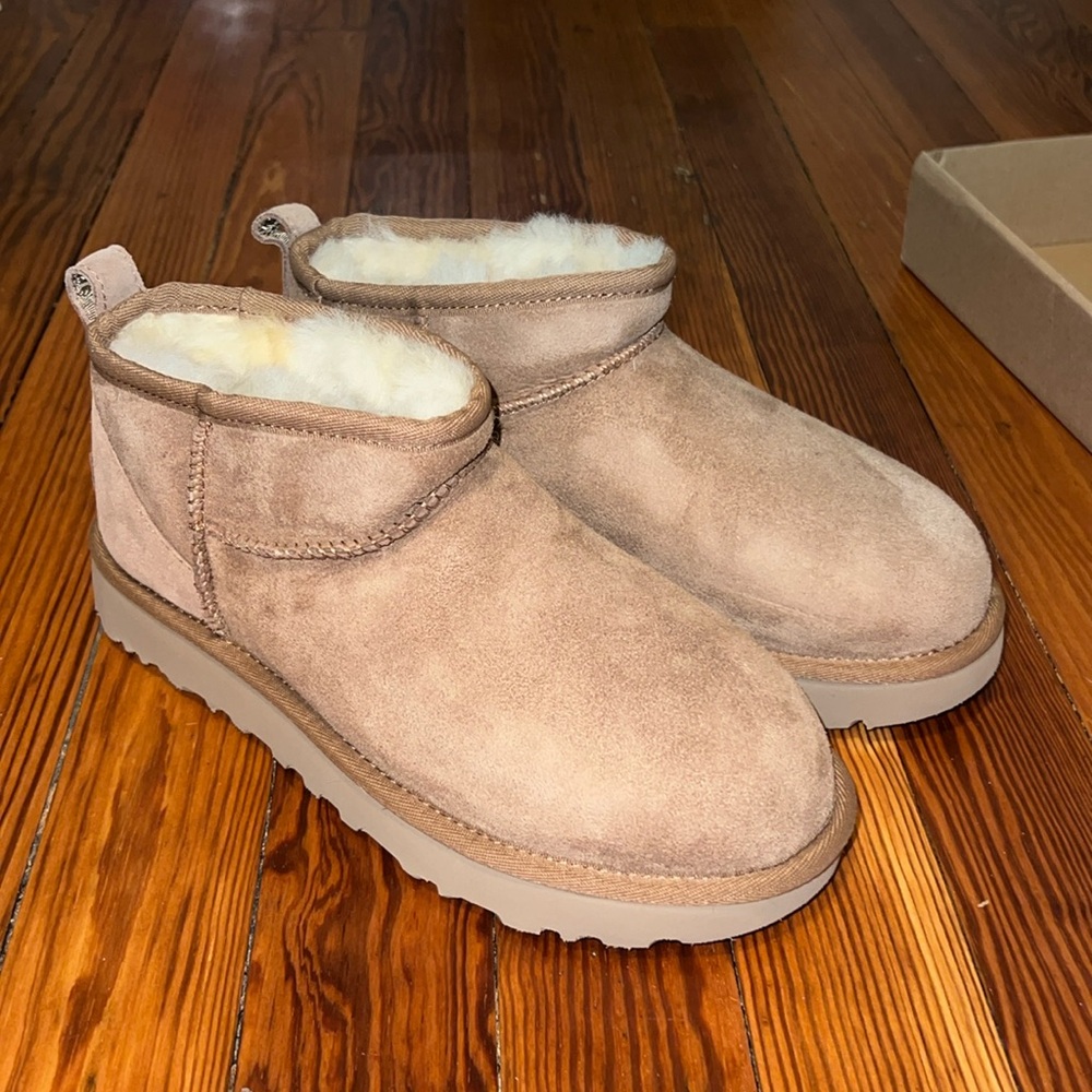 Uggs Classic Ultra Mini Size 6 Chestnut Color - Never Worn